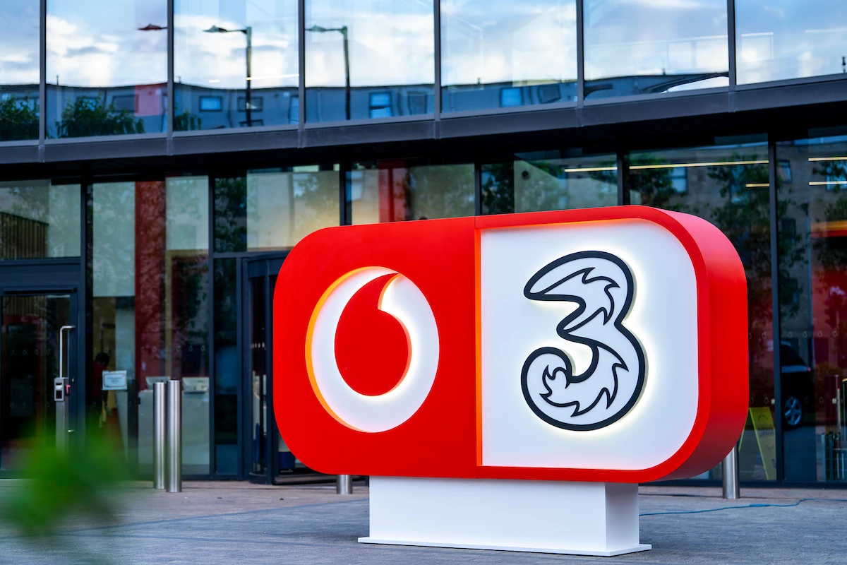 Vodafone Three sign